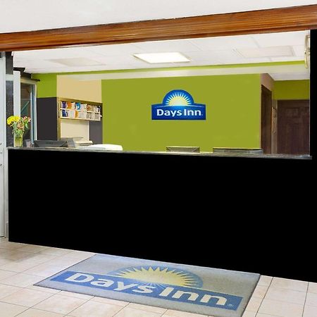 Days Inn By Wyndham Elk Grove Village O'Hare Airport West Exterior photo