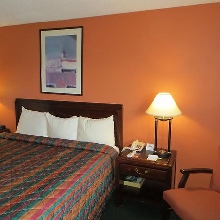 Days Inn By Wyndham Elk Grove Village O'Hare Airport West Exterior photo